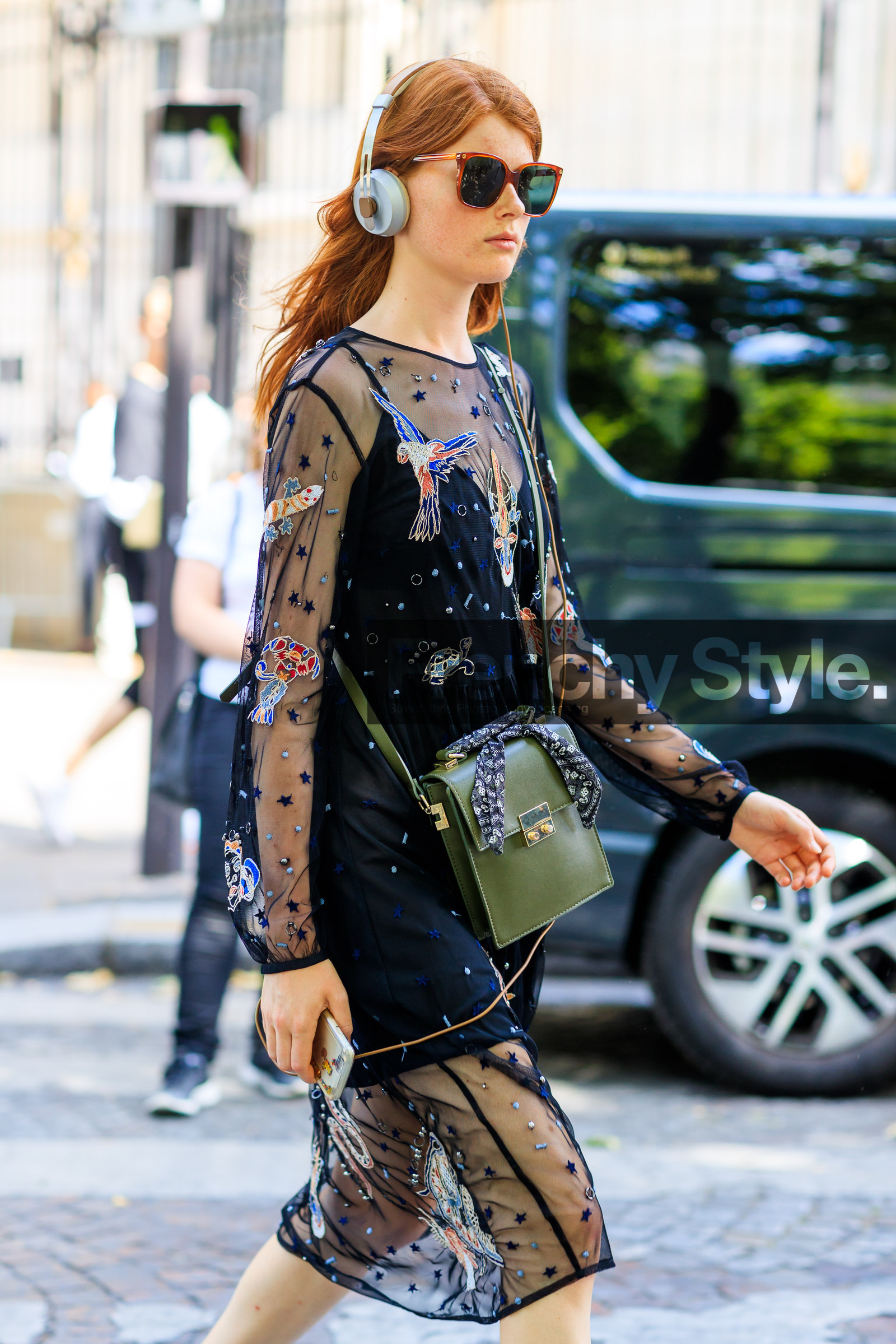 animal print, atmosphere details, black dress, detail, embroidered dress, fashion week, frenchystyle, FW, green bag, headphones, jonathan paciullo, leather bag, MENSWEAR, model, PARIS, PFW, see through, sequined dress, SPRING SUMMER 2018, SS 18, street style, sunglasses, tulle, vertical