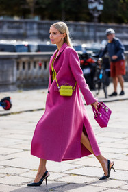 bag, black heels, black pumps, coat, color, crossbody bag, dior bag, dior look, earrings, fluo pink, Leonie Hanne, patent heels, pink bag, pink coat, pump, quilted bag, yellow bag, street style, jonathan paciullo, FW, frenchystyle, fashion week, PFW, PARIS, SPRING SUMMER 2022, SS 22, vertical, full length