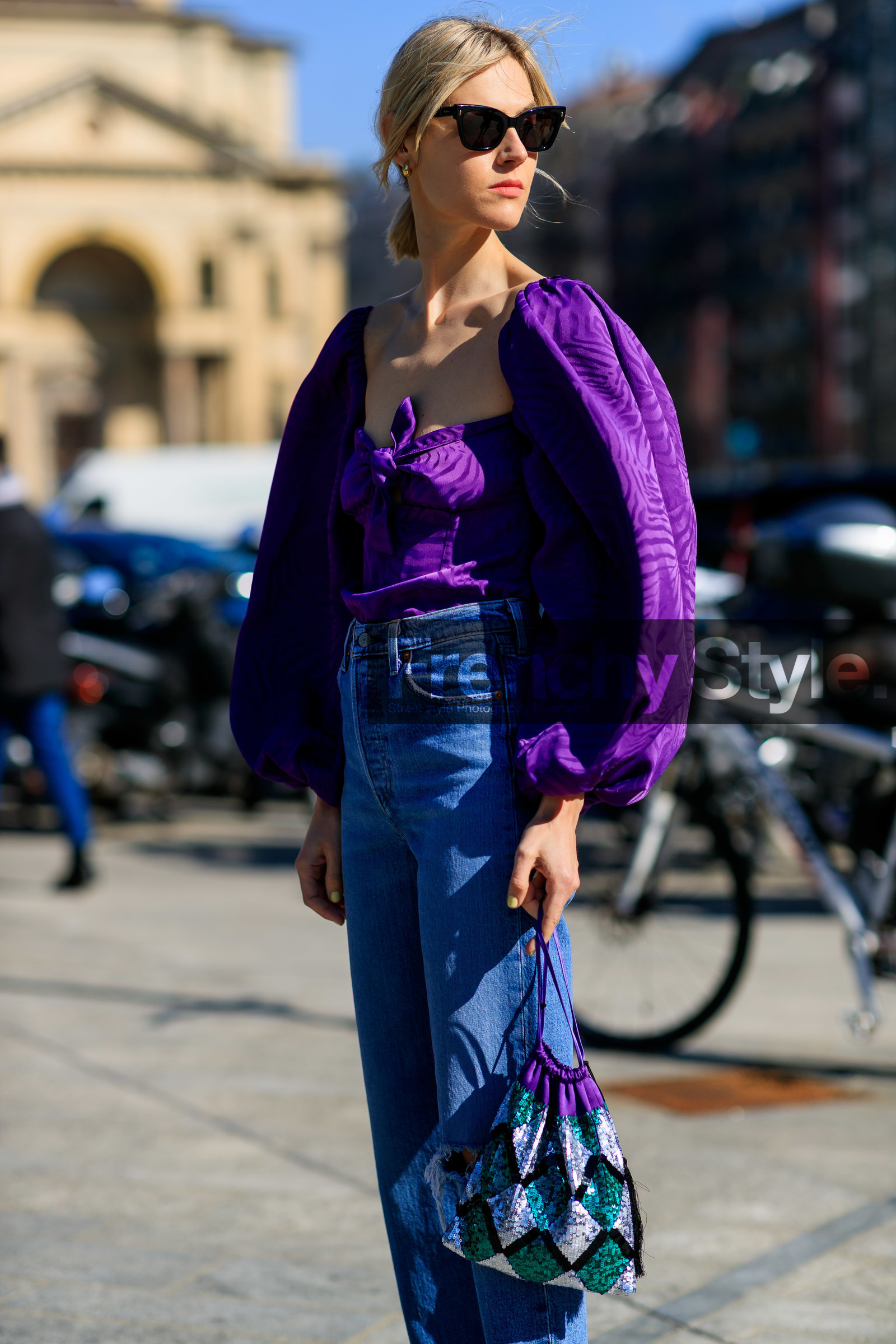 blue denim, denim pants, glitter, graphic bag, jeans, leather bag, linda tol, printed bag, purple shirt, sequined bag, shiny bag, silver bag, sunglasses, trousers, MILAN, MFW, fashion week, frenchystyle, FW, jonathan paciullo, street style, AUTUMN WINTER 2019-2020, AW 19-20, FALL WINTER 2019-2020, FW 19-20, vertical, atmosphere details, detail