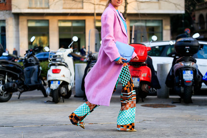 blue bag, blue pants, blue sweater, checked, graphic pants, leather bag, multicolor pants, nina suess, pink coat, plaid, printed pants, trousers, fashion week, frenchystyle, FW, jonathan paciullo, street style, MFW, MILAN, AUTUMN WINTER 2019-2020, AW 19-20, FALL WINTER 2019-2020, FW 19-20, atmosphere details, detail, horizontal
