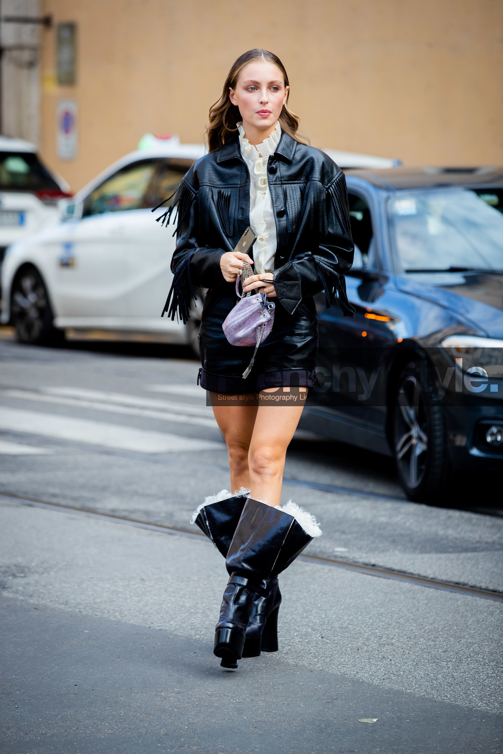 black leather boots, polish boots, wedge boots, fur boots, black leather jacket, black leather shorts, polish jacket, polish shorts, fringe jacket, white shirt, ruffle shirt, pleated shirt, philosophy shorts, philosophy shirt, philosophy look, philosophy jacket, philosophy boots, purple bag, lilac bag, bucket bag, sparkling bag, mini bag, silk shirt, street style, jonathan paciullo, FW, frenchystyle, fashion week, MFW, MILAN, SPRING SUMMER 2021, SS 21, vertical, full length