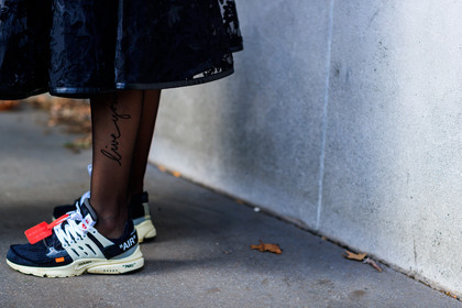 atmosphere details, black shoes, black skirt, black sneakers, detail, fashion week, frenchystyle, FW, horizontal, jonathan paciullo, leather shoes, nike, PARIS, PFW, SPRING SUMMER 2018, SS 18, street style, tights