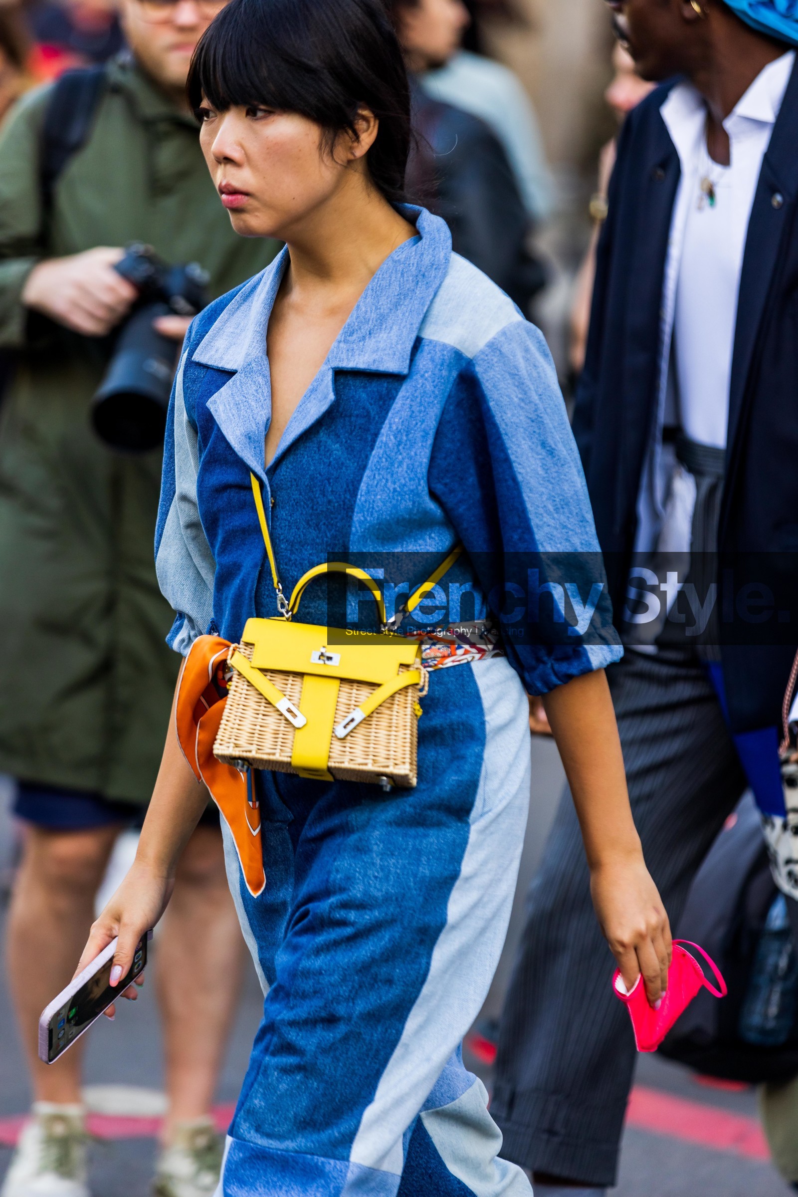 bag, blue jumpsuit, color, hermes bag, jean, jumpsuit, orange scarf, patchwork, printed scarf, scarf, scarf belt, straw bag, Susie Lau, yellow bag, fashion week, frenchystyle, FW, jonathan paciullo, street style, PFW, PARIS, SPRING SUMMER 2022, SS 22, vertical, atmosphere details