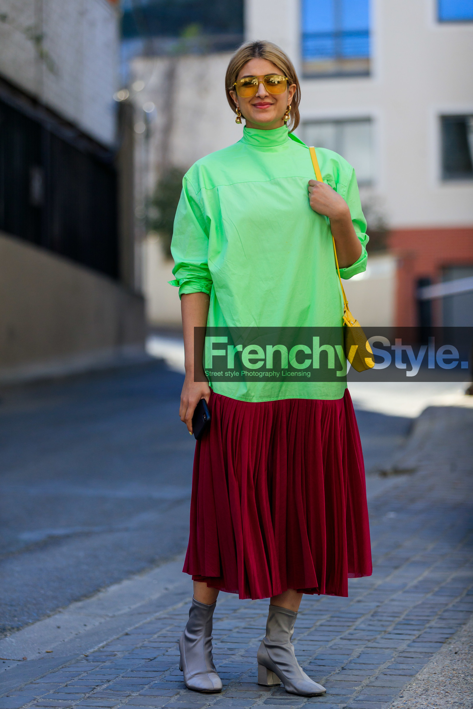 graphic dress, green dress, grey boots, high heels, leather bag, leather shoes, neon, pleats, Preetma Singh, printed dress, sunglasses, yellow bag, fashion week, frenchystyle, FW, jonathan paciullo, street style, PFW, PARIS, AUTUMN WINTER 2019-2020, AW 19-20, FALL WINTER 2019-2020, FW 19-20, vertical, full length