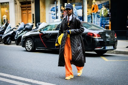 black jacket, puffed jacket, orange pants, orange sneakers, blue cap, red tie, white shirt, yellow pouch, fashion week, frenchystyle, FW, jonathan paciullo, street style, AUTUMN WINTER 2022-2023, FALL WINTER 2022_2023, FW 22-23, PFW, PARIS, horizontal, atmosphere details, full length