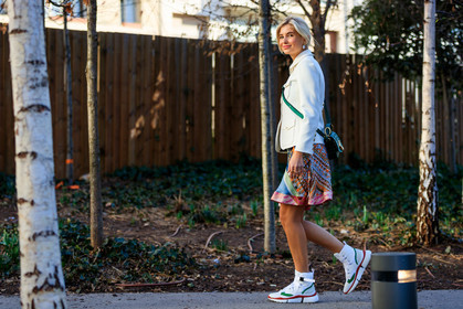 chloé, earrings, graphic skirt, green bag, leather bag, leather shoes, multicolor skirt, printed skirt, white jacket, white shoes, xenia tchoumi, xnenia adonts, PARIS, PFW, street style, jonathan paciullo, FW, frenchystyle, fashion week, AUTUMN WINTER 2019-2020, AW 19-20, FALL WINTER 2019-2020, FW 19-20, horizontal, atmosphere details, full length