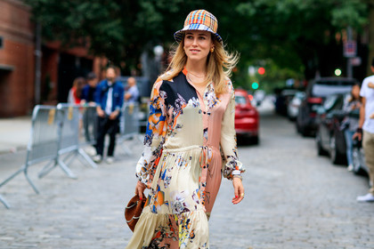 Annabel Rosendahl, brown bag, floral, flowers, fur bag, graphic dress, leather bag, multicolor dress, printed dress, printed hat, street style, jonathan paciullo, FW, frenchystyle, fashion week, NYFW, NEW YORK, SPRING SUMMER 2019, SS 19, atmosphere details, horizontal, detail