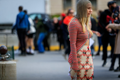 courtney trop, graphic skirt, graphic sweater, hood, leather bag, metallic bag, paco rabanne, printed skirt, printed sweater, red sweater, silver bag, white skirt, PARIS, PFW, street style, jonathan paciullo, FW, frenchystyle, fashion week, AUTUMN WINTER 2019-2020, AW 19-20, FALL WINTER 2019-2020, FW 19-20, horizontal, atmosphere details, detail