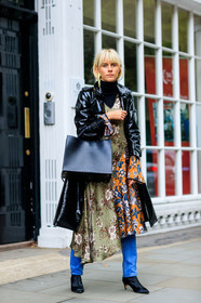 black bag, black coat, black jacket, black shoes, black turtleneck, blazer, blue denim, danse lente, denim pants, fashion week, floral, flowers, frenchystyle, full length, FW, graphic dress, green dress, high heels, jeans, jonathan paciullo, leather bag, leather coat, leather shoes, LFW, LONDON, printed dress, SPRING SUMMER 2018, SS 18, street style, trousers, vertical