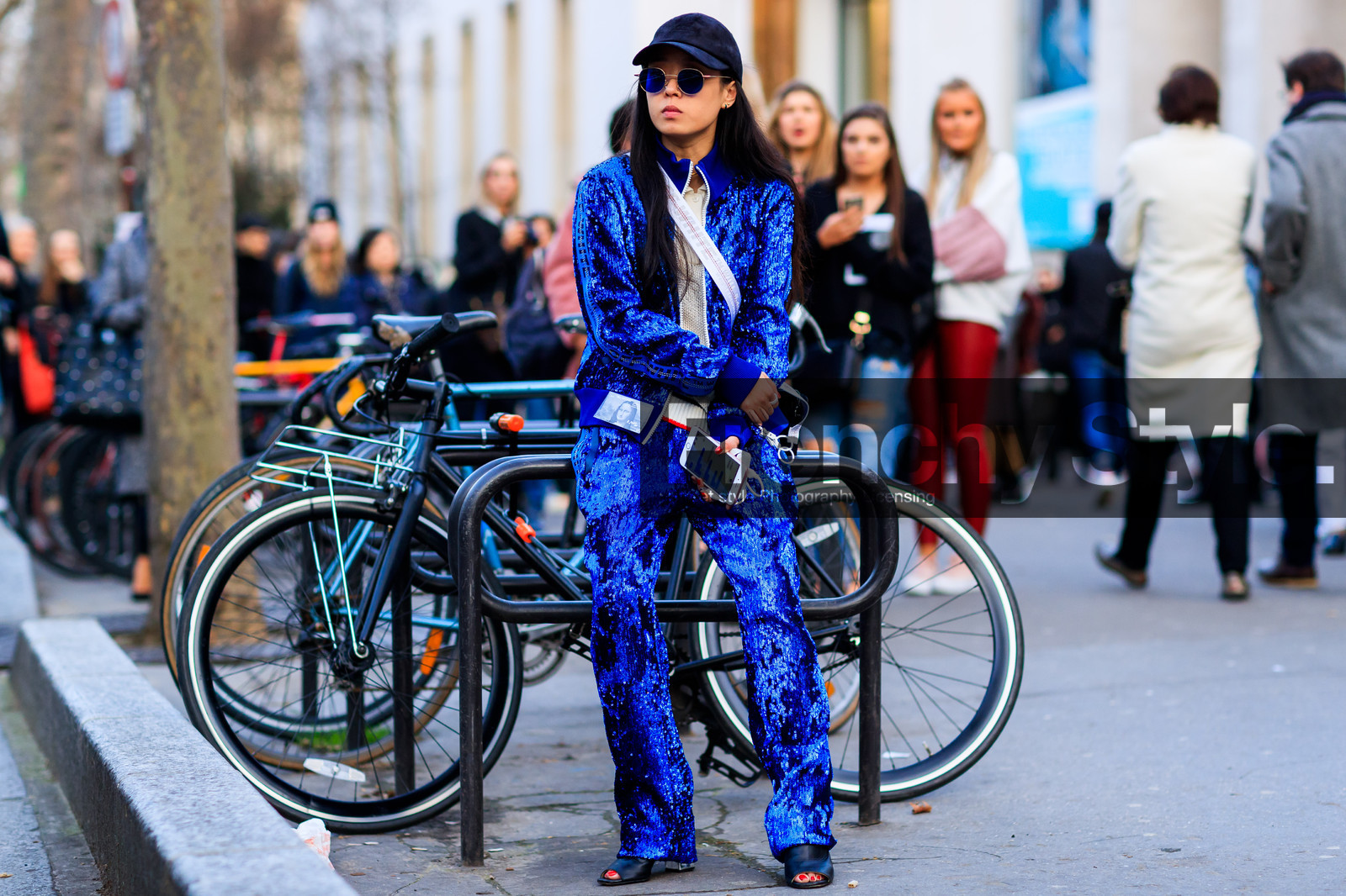 atmosphere details, AUTUMN WINTER 2017-2018, AW 17-18, black cap, blue jacket, blue pants, FALL WINTER 2017-2018, fashion week, frenchystyle, full length, FW, FW 17-18, horizontal, jonathan paciullo, PARIS, PFW, shiny pants, street style, sunglasses, trousers