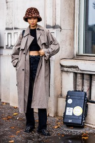 animal print, black crop top, black denim, black jean, black loafers, bob, brown bob, crop top, denim, grey trenchcoat, leopard bob, loafers, print, printed bob, trench, street style, jonathan paciullo, FW, frenchystyle, fashion week, PFW, PARIS, SPRING SUMMER 2022, SS 22, vertical, full length, model