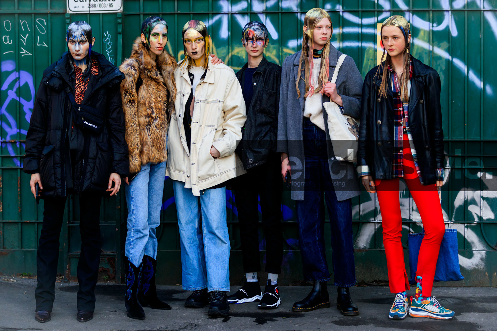 model, strassed make up, make up, make up details, glitter face, glitter hair, fur coat, black coat, down jacket, balenciaga bag, crossbody bag, belt bag, black lipstick, multicolor sneakers, multicolor socks, red pants, black leather jacket, checked shirt, grey coat, blue jeans, black leather boots, flat boots, doc marteens shoes, chelsea boots, velvet boots, navy blue boots, cowboy boots, white jacket, denim jacket, oversize jacket, light blue jeans, fashion week, frenchystyle, FW, jonathan paciullo, street style, MFW, MILAN, AUTUMN WINTER 2020-2021, FALL WINTER 2020-2021, FW 20-21, horizontal, atmosphere details, full length