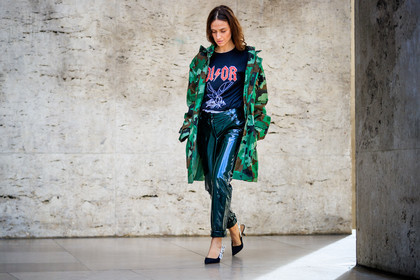 atmosphere details, AUTUMN WINTER 2017-2018, AW 17-18, black and white shoes, black pants, black shoes, black t shirt, camo jacket, camouflage, christian dior, erika boldrin, FALL WINTER 2017-2018, fashion week, frenchystyle, full length, FW, FW 17-18, green jacket, high heels, horizontal, jonathan paciullo, leather pants, leather shoes, military jacket, PARIS, PFW, printed jacket, printed t shirt, street style, trousers, vinyl