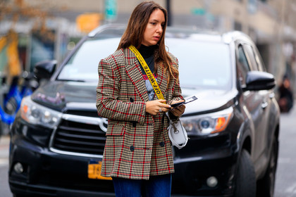 blue denim, brown jacket, checked, checked jacket, denim pants, graphic bag, graphic jacket, houndstooth pattern, jeans, leather bag, off white, plaid, printed bag, printed jacket, tartan, trousers, white bag, street style, jonathan paciullo, FW, frenchystyle, fashion week, NYFW, NEW YORK, AUTUMN WINTER 2018-2019, AW 18-19, FALL WINTER 2018-2019, FW 18-19, atmosphere details, horizontal, detail