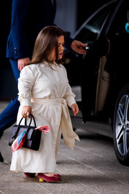 bag, black bag, dress, ecru dress, leather bag, long dress, pink pumps, pumps, Sinead Burke, velvet pumps, PARIS, PFW, fashion week, frenchystyle, FW, jonathan paciullo, street style, SPRING SUMMER 2022, SS 22, vertical, full length