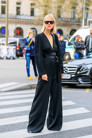 linda tol, black jumpsuit, long sleeves jumpsuit, low necked jumpsuit, loose pants, belted jumpsuit, black leather belt, PARIS, PFW, SPRING SUMMER 2020, SS 20, fashion week, frenchystyle, FW, jonathan paciullo, street style, vertical, full length