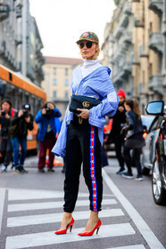 AUTUMN WINTER 2017-2018, AW 17-18, black bag, black pants, blue shirt, FALL WINTER 2017-2018, fashion week, frenchystyle, full length, FW, FW 17-18, green cap, gucci, high heels, jonathan paciullo, leather bag, leather shoes, men shirt, MFW, MILAN, open work, oversize, red shoes, street style, striped shirt, sunglasses, sweatpants, trousers, tucked in, turtleneck sweater, vertical, vêtements, white sweater