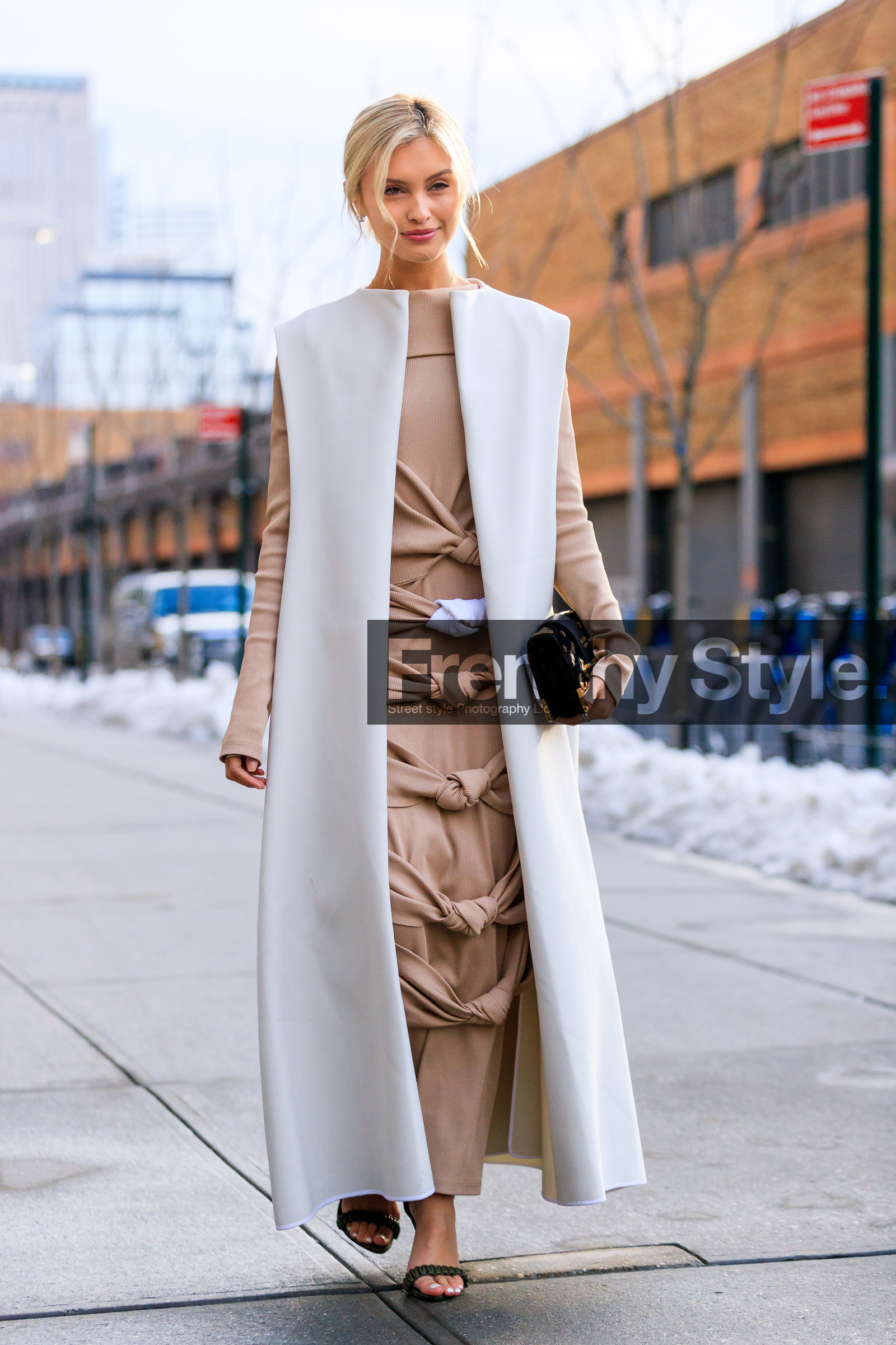 AUTUMN WINTER 2017-2018, AW 17-18, beige dress, black bag, embroidered bag, FALL WINTER 2017-2018, fashion week, frenchystyle, full length, FW, FW 17-18, high heels, jonathan paciullo, knot, leather bag, long dress, NEW YORK, NYFW, prada, sleeveless, street style, vertical, white jacket