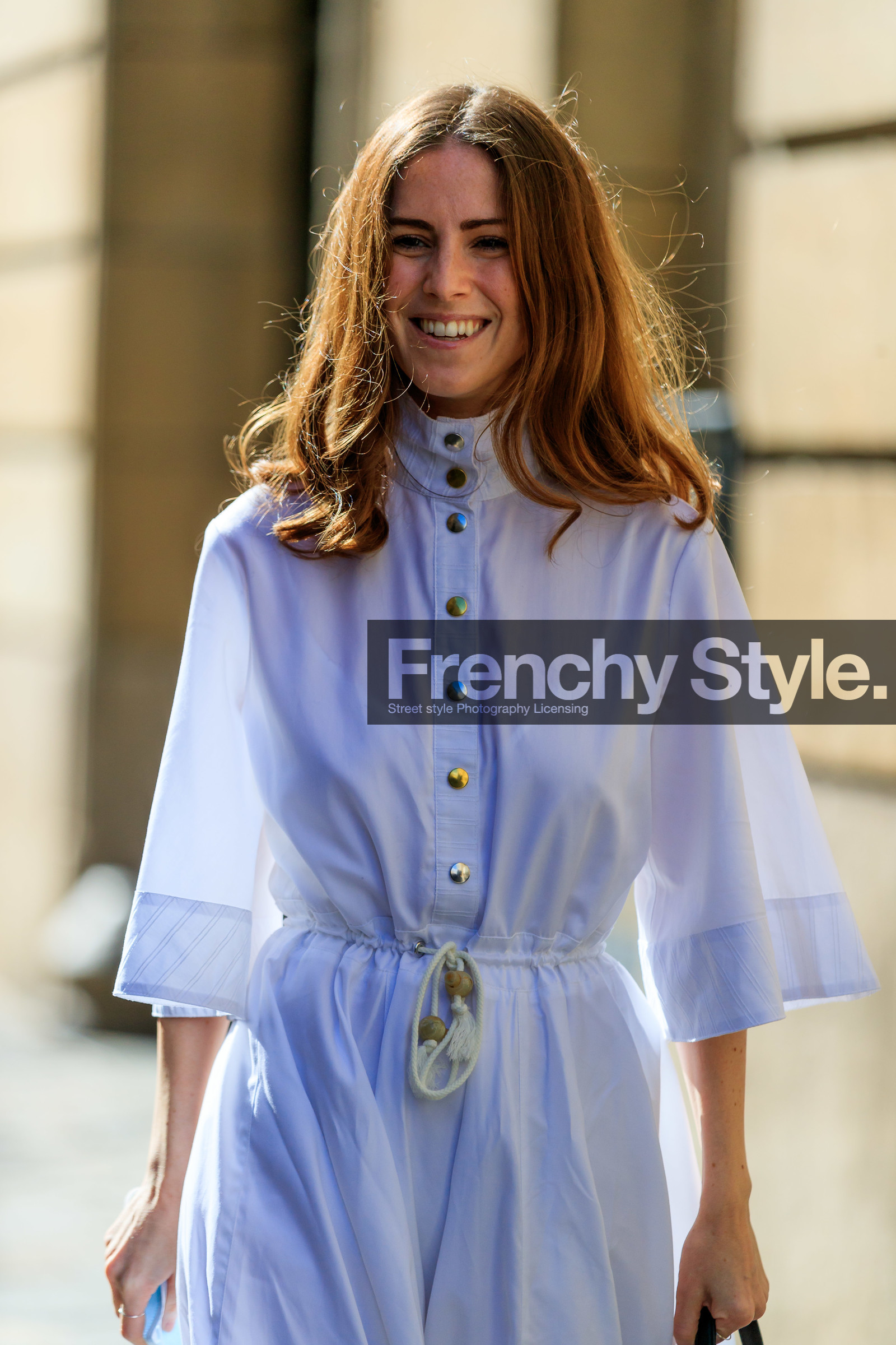 white dress, button dress, high collar dress, turtleneck dress, mid long sleeves dress, belted dress, fashion week, frenchystyle, FW, jonathan paciullo, street style, PFW, PARIS, AUTUMN WINTER 2021-2022, FALL WINTER 2021-2022, FW 21-22, vertical, atmosphere details, detail