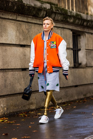 bag, beltbag, black bag, bomber, color, grey shorts, jogging, lacoste look, Lauren Wasser, orange bomber, shorts, sneakers, stripes, white sneakers, lacoste, fashion week, frenchystyle, FW, jonathan paciullo, street style, PFW, PARIS, SPRING SUMMER 2022, SS 22, vertical, full length