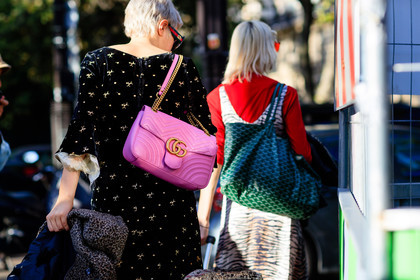 atmosphere details, back detail, black dress, detail, fashion week, frenchystyle, FW, gucci, horizontal, jonathan paciullo, leather bag, PARIS, PFW, pink bag, printed dress, SPRING SUMMER 2017, SS 17, street style