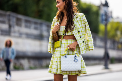 babies, bag, black babies, blazer, bra, checked print, checked skirt, color, crop top, dior bag, dior look, dior sandals, green bag, green blazer, green bra, green scarf, green skirt, mini skirt, pleated skirt, print, printed crop top, printed skirt, scarf, skirt, Tamara Kalinic, vinyl sandals, white bag, white crop top, white skirt, street style, jonathan paciullo, FW, frenchystyle, fashion week, PFW, PARIS, SPRING SUMMER 2022, SS 22, horizontal, atmosphere details