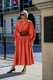 chloe bag, red leather bag, belt bag, salmon dress, pleated dress, balloon sleeves, long sleeves dress, black sunglasses, butterfly sunglasses, drape dress, oversize sleeves, animal fur printed shoes, geometrical heel, fashion week, frenchystyle, FW, jonathan paciullo, street style, vertical, full length