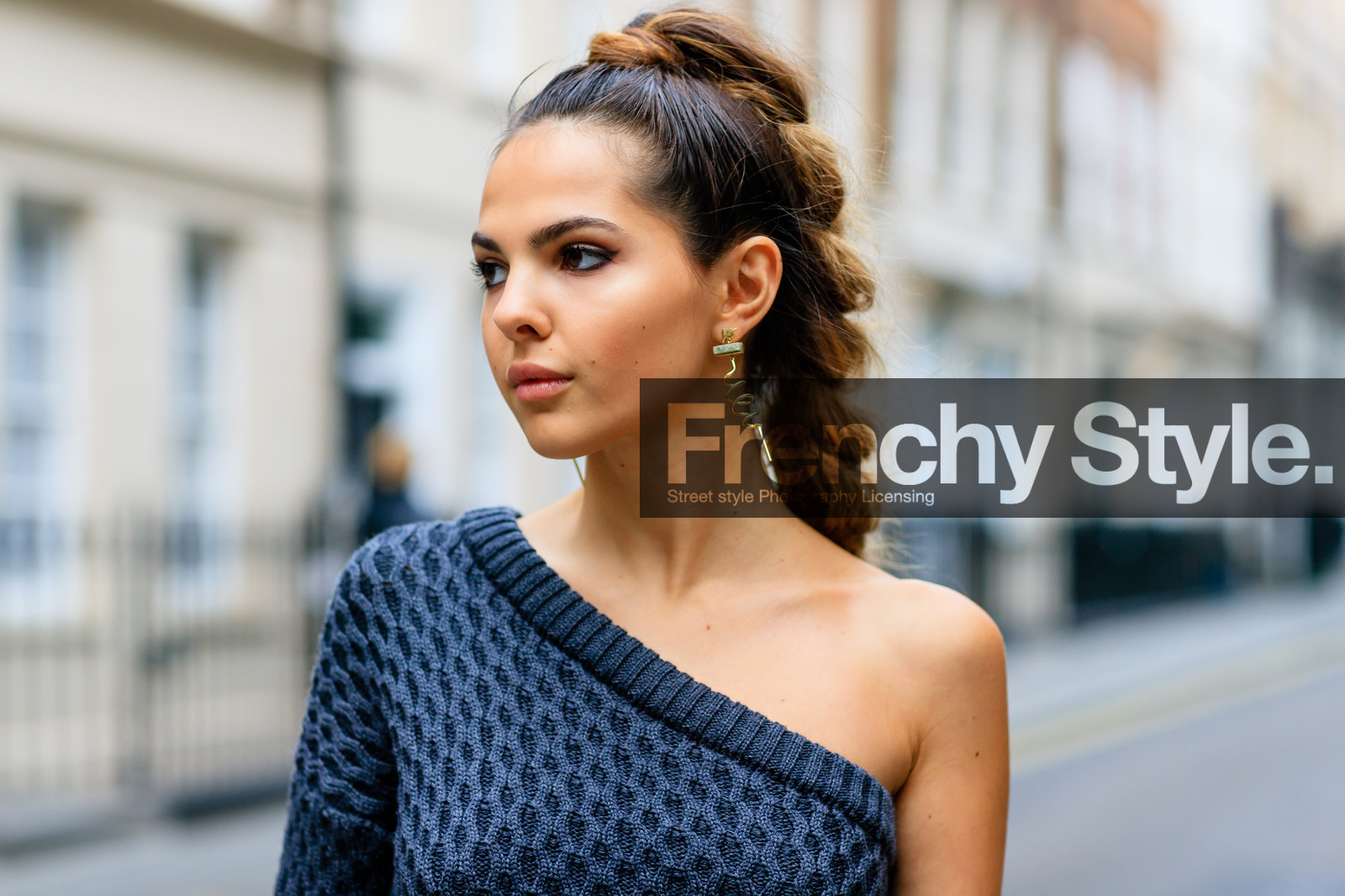 asymetric, atmosphere details, blue sweater, braids, detail, doina ciobanu, earrings, fashion week, frenchystyle, FW, horizontal, jonathan paciullo, LFW, LONDON, one shoulder, SPRING SUMMER 2017, SS 17, street style, woman