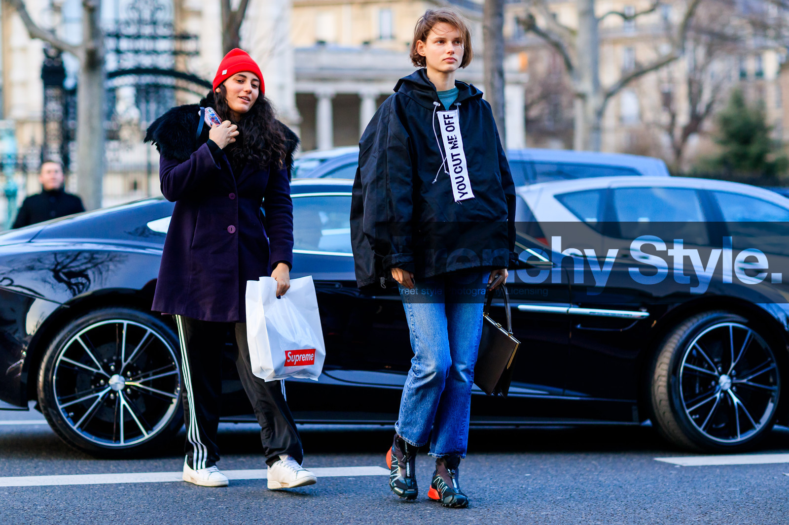 atmosphere details, AUTUMN WINTER 2017-2018, AW 17-18, black bag, black jacket, black shoes, black sneakers, blue denim, denim pants, FALL WINTER 2017-2018, fashion week, frenchystyle, full length, FW, FW 17-18, high heels, horizontal, jeans, jonathan paciullo, leather bag, leather shoes, off white, PARIS, PFW, printed jacket, street style, trousers