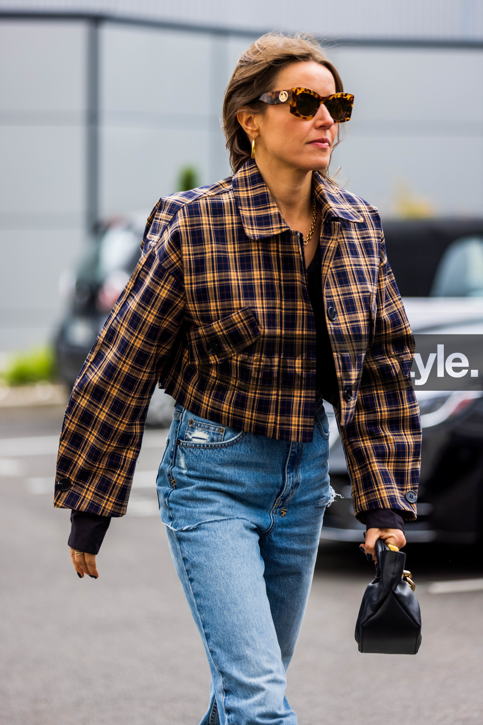 bag, black bag, blue denim, blue jean, brown jacket, check, checked jacket, denim, jacket, jean, leather bag, navy jacket, print, rectangle sunglasses, small bag, sunglasses, tortoise sunglasses, PARIS, PFW, fashion week, frenchystyle, FW, jonathan paciullo, street style, SPRING SUMMER 2022, SS 22, vertical, atmosphere details