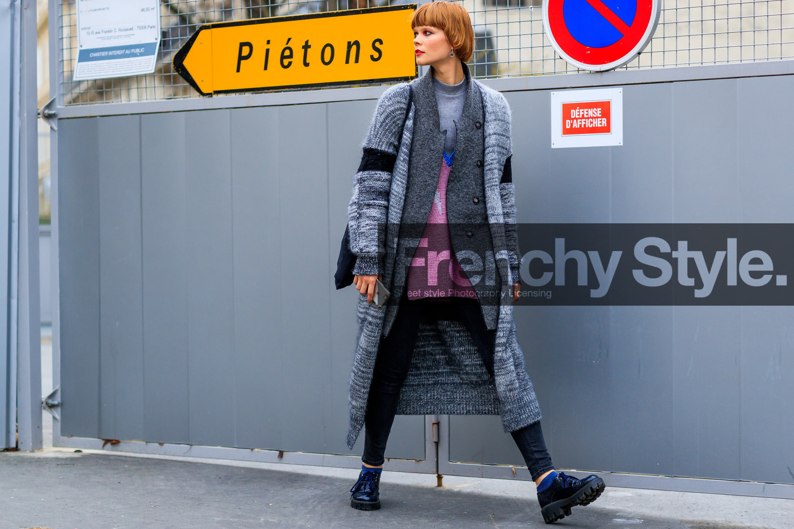 atmosphere details, AUTUMN WINTER 2017-2018, AW 17-18, black bag, black denim, black shoes, denim pants, earrings, eyeliner, eyeshadow, FALL WINTER 2017-2018, fashion week, frenchystyle, full length, FW, FW 17-18, grey cardigan, grey sweater, grey t shirt, horizontal, irina kravchenko, jeans, jonathan paciullo, leather shoes, model, PARIS, PFW, pink sweater, red lips, street style, trousers