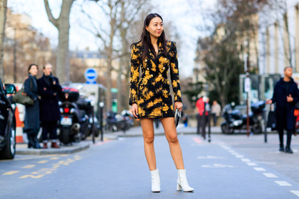 atmosphere details, AUTUMN WINTER 2017-2018, AW 17-18, black dress, FALL WINTER 2017-2018, fashion week, frenchystyle, full length, FW, FW 17-18, high heels, horizontal, jonathan paciullo, leather bag, leather shoes, PARIS, PFW, street style, tie & die, white boots, yellow