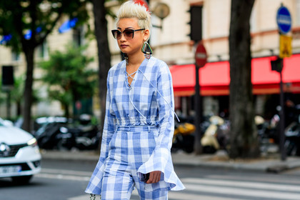 atmosphere details, blue pants, blue top, checked pants, checked top, detail, earrings, fashion week, frenchystyle, FW, gingham, graphic pants, graphic top, horizontal, jonathan paciullo, MENSWEAR, PARIS, PFW, plaid, printed pants, printed top, SPRING SUMMER 2018, SS 18, street style, sunglasses, trousers