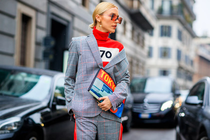 checked, graphic bag, graphic jacket, graphic pants, grey jacket, grey pants, grey suit, leather bag, multicolor bag, plaid, printed bag, printed jacket, printed pants, printed sweater, red sweater, sunglasses, trousers, fashion week, frenchystyle, FW, jonathan paciullo, street style, MFW, MILAN, AUTUMN WINTER 2018-2019, FALL WINTER 2018-2019, FW 18-19, horizontal, atmosphere details, viktoria rader