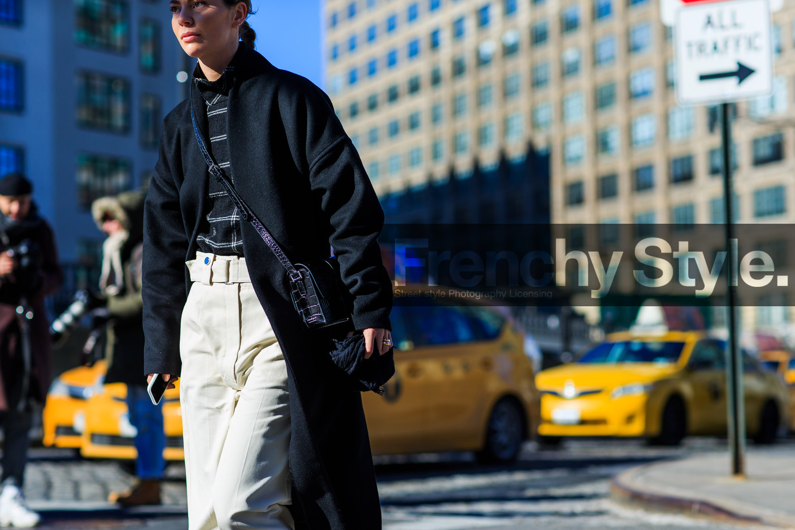 annina mislin, atmosphere details, AUTUMN WINTER 2016-2017, AW 16-17, beige, beige pants, black, black bag, black coat, black knit, black sweater, detail, fashion week, frenchystyle, FW, FW 16-17, high waist, horizontal, jonathan paciullo, leather bag, NEW YORK, NYFW, street style, striped sweater, wide pants, woman