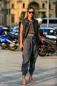 chiara capitani, denim total look, denim jacket, denim, grey jeans, carrot pants, sleeveless jacket, loose jacket, loose jeans, loose pants, high heels sandals, red leather sandals, multi straps sandals, chiara capitani, denim total look, denim jacket, denim, grey jeans, carrot pants, sleeveless jacket, brown top, rayban sunglasses, animal skin belt, light grey belt, loose jacket, loose jeans, loose pants, dangling earrings, diamond earrings, alberta ferretti belt, fashion week, frenchystyle, FW, jonathan paciullo, street style, MFW, MILAN, SPRING SUMMER 2020, SS 20