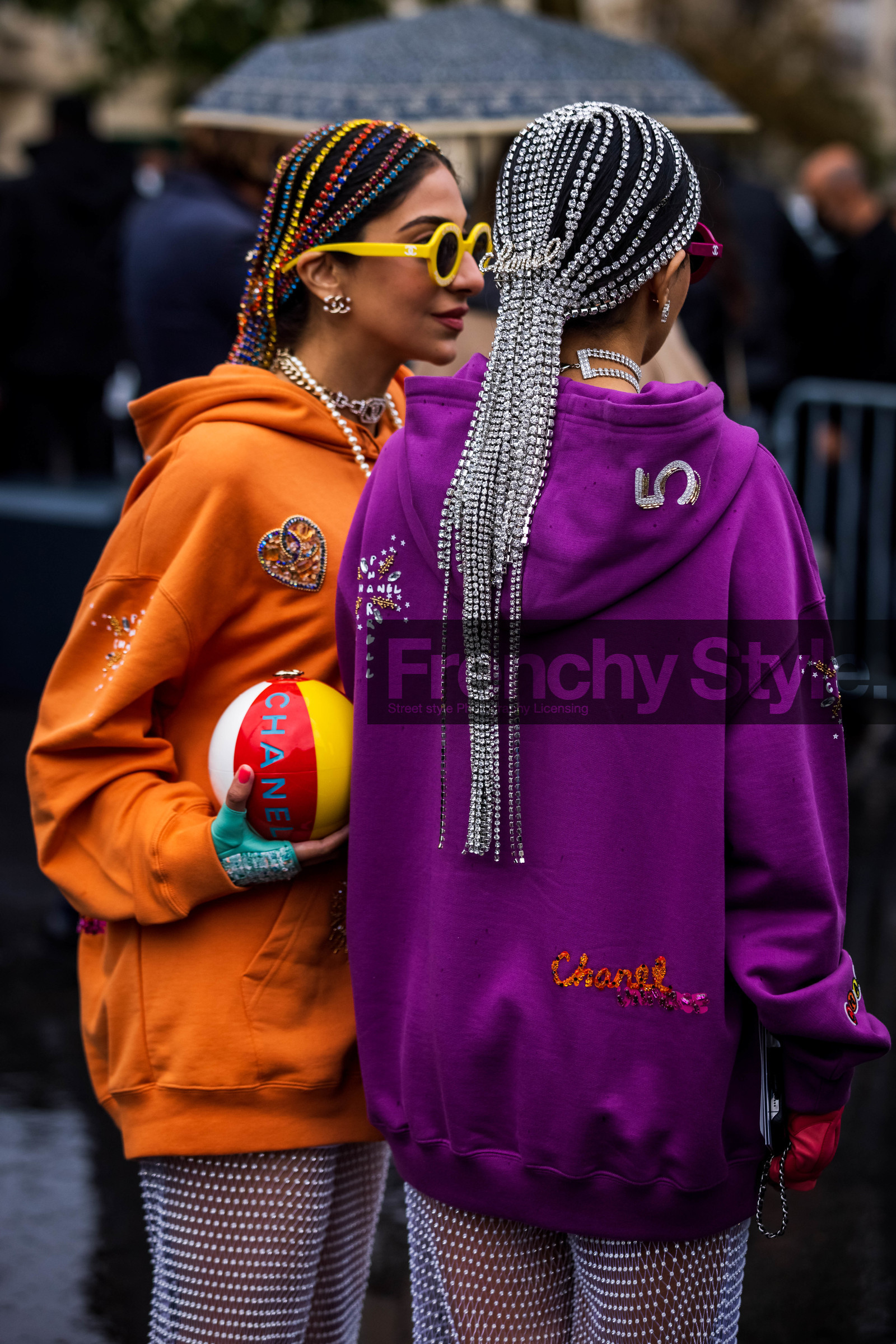 back, back details, brooch, chanel look, color, detail, hairstyle, hoodie, orange hoodie, pearls, purple hoodie, statement, strass, sunglasses, yellow sunglasses, fashion week, frenchystyle, FW, jonathan paciullo, street style, PFW, PARIS, SPRING SUMMER 2022, SS 22, vertical, atmosphere details