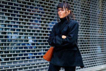 atmosphere details, AUTUMN WINTER 2017-2018, AW 17-18, black jacket, black pants, black sweater, blazer, brown bag, detail, evangelie smyrniotaki, FALL WINTER 2017-2018, fashion week, frenchystyle, FW, FW 17-18, horizontal, jonathan paciullo, leather bag, PARIS, PFW, street style, sunglasses, trousers
