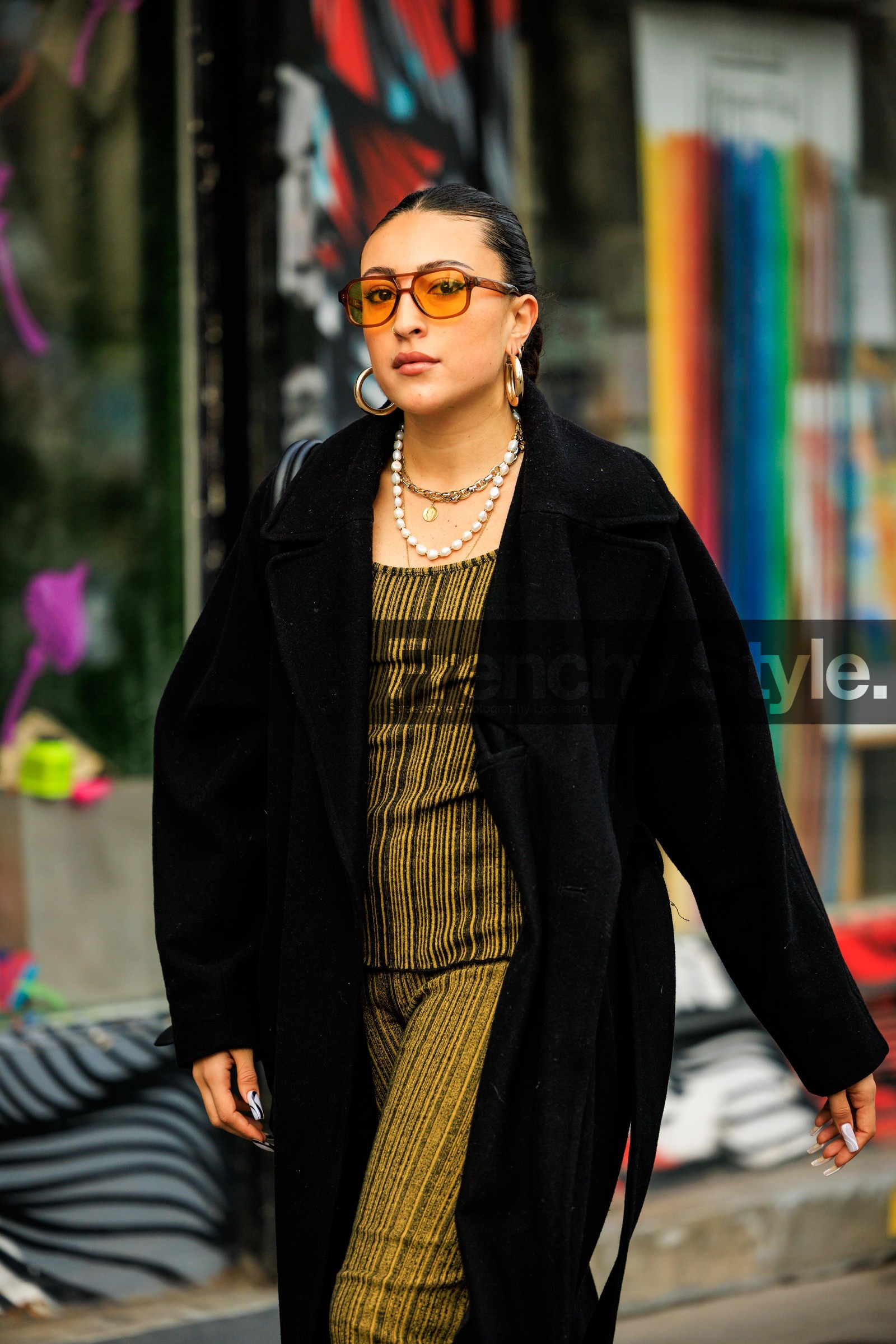 orange sunglasses, 80S sunglasses, pearl necklace, big golden loops, choker, black coat, black trench, knitted dress, long dress, details, striped dress, green dress, street style, jonathan paciullo, FW, frenchystyle, fashion week, AUTUMN WINTER 2022-2023, FALL WINTER 2022_2023, FW 22-23, PFW, PARIS, vertical, detail