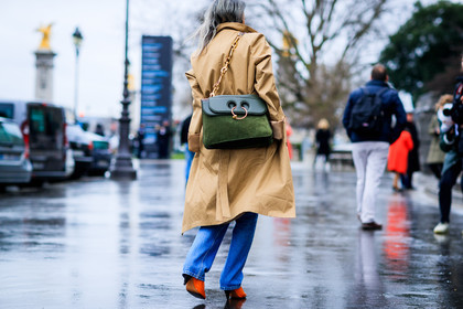 atmosphere details, AUTUMN WINTER 2017-2018, AW 17-18, back detail, beige coat, blue denim, denim pants, detail, FALL WINTER 2017-2018, fashion week, frenchystyle, FW, FW 17-18, green bag, high heels, horizontal, jeans, jonathan paciullo, jw anderson, leather bag, leather shoes, PARIS, PFW, street style, suede bag, trench coat, trousers