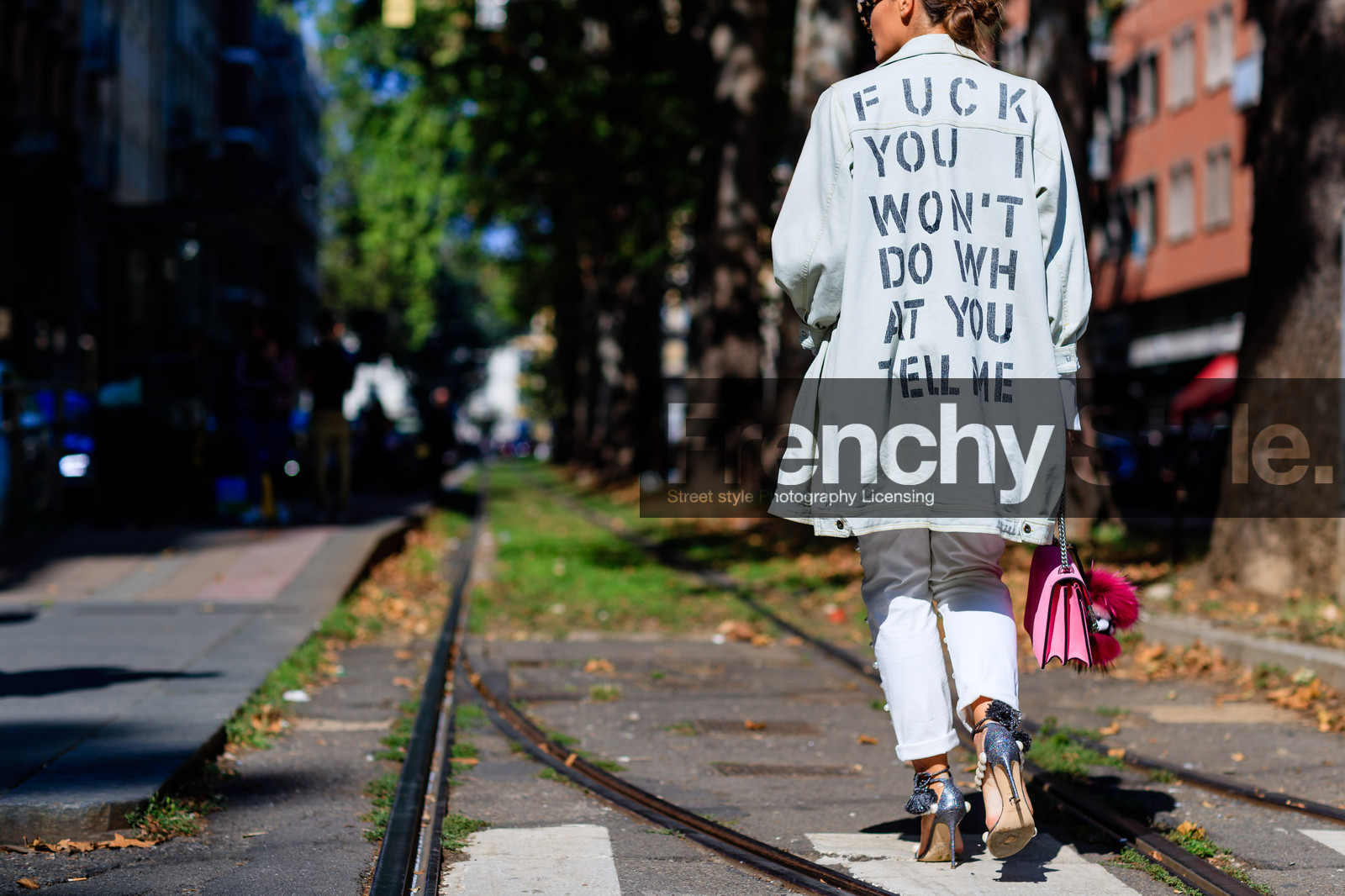 atmosphere details, back detail, denim coat, denim jacket, denim pants, detail, embroidered jeans, fashion week, frenchystyle, FW, gucci, high heels, horizontal, jeans, jonathan paciullo, leather bag, leather shoes, message, MFW, MILAN, pearls, pink bag, pink fur, printed jacket, silver shoes, SPRING SUMMER 2017, SS 17, street style, trousers, white denim