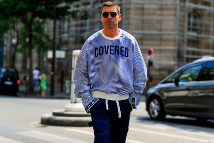 atmosphere details, blue top, detail, fashion week, frenchystyle, FW, graphic top, horizontal, jonathan paciullo, MENSWEAR, message, navy pants, PARIS, PFW, printed top, SPRING SUMMER 2018, SS 18, street style, striped top, stripes, sunglasses