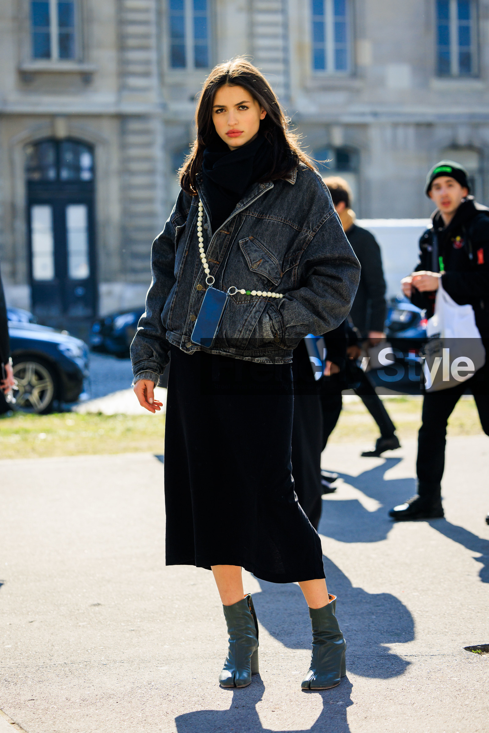 denim jacket, grey jacket, black dress, midi dress, tabi boots, green boots, margiela boots, phone accesorie, pearls, model, FW 22-23, FALL WINTER 2022_2023, AUTUMN WINTER 2022-2023, fashion week, frenchystyle, FW, jonathan paciullo, street style, PFW, PARIS, full length, vertical