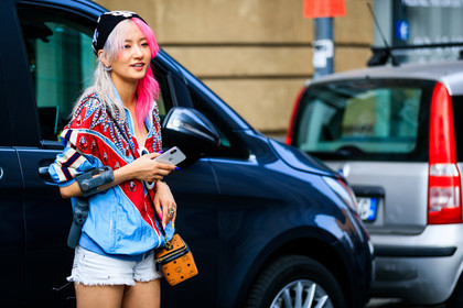 black beanie, brown bag, denim shorts, dyed hair, embroidered jacket, graphic bag, graphic jacket, leather bag, mcm, pink hair, printed bag, printed jacket, white denim, fashion week, frenchystyle, FW, jonathan paciullo, street style, MFW, MILAN, SPRING SUMMER 2019, SS 19, atmosphere details, horizontal, detail