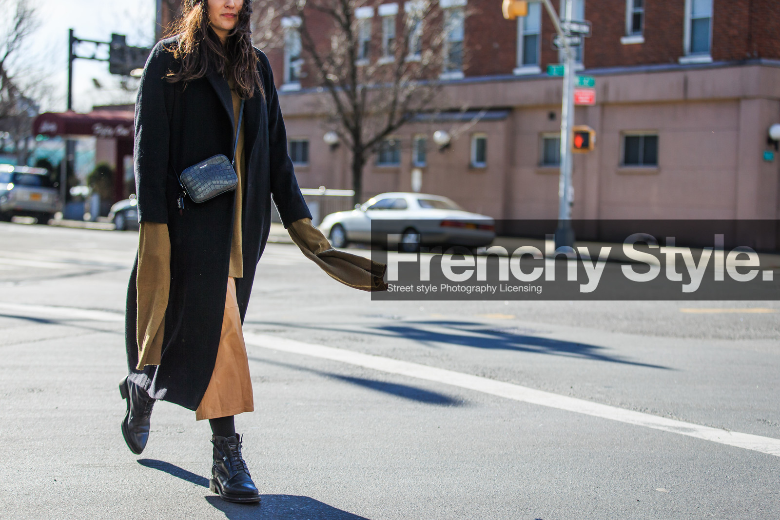 atmosphere details, AUTUMN WINTER 2016-2017, AW 16-17, beige pants, black bag, black beanie, black boots, detail, fashion week, frenchystyle, FW, FW 16-17, horizontal, jonathan paciullo, kaki sweater, leather bag, leather boots, leather pants, NEW YORK, NYFW, saint laurent paris, street style, woman