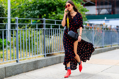 black bag, black dress, graphic dress, high heels, leather bag, leather shoes, necklace, off white, printed dress, red boots, sunglasses, street style, jonathan paciullo, FW, frenchystyle, fashion week, NYFW, NEW YORK, SPRING SUMMER 2019, SS 19, atmosphere details, horizontal, full length