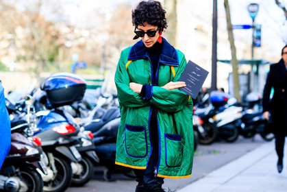 atmosphere details, AUTUMN WINTER 2017-2018, AW 17-18, detail, earrings, FALL WINTER 2017-2018, fashion week, frenchystyle, FW, FW 17-18, green jacket, horizontal, jonathan paciullo, miu miu, PARIS, PFW, street style, sunglasses, trousers, yasmin sewell