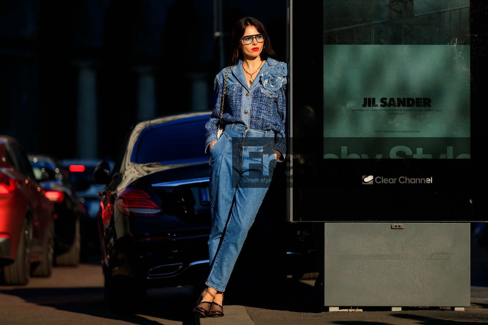 doina ciobanu, denim, denim jacket, denim total look, blue jacket, blue jeans, tweed jacket, floral embroidered jacket, mom jeans, high waist jeans, ankle bracelet, black leather shoes, black shoes, high heels shoes, fishnet shoes, bottega veneta shoes, blue sunglasses, aviator sunglasses, fashion week, frenchystyle, FW, jonathan paciullo, street style, MFW, MILAN, AUTUMN WINTER 2020-2021, FALL WINTER 2020-2021, FW 20-21, horizontal, atmosphere details, full length