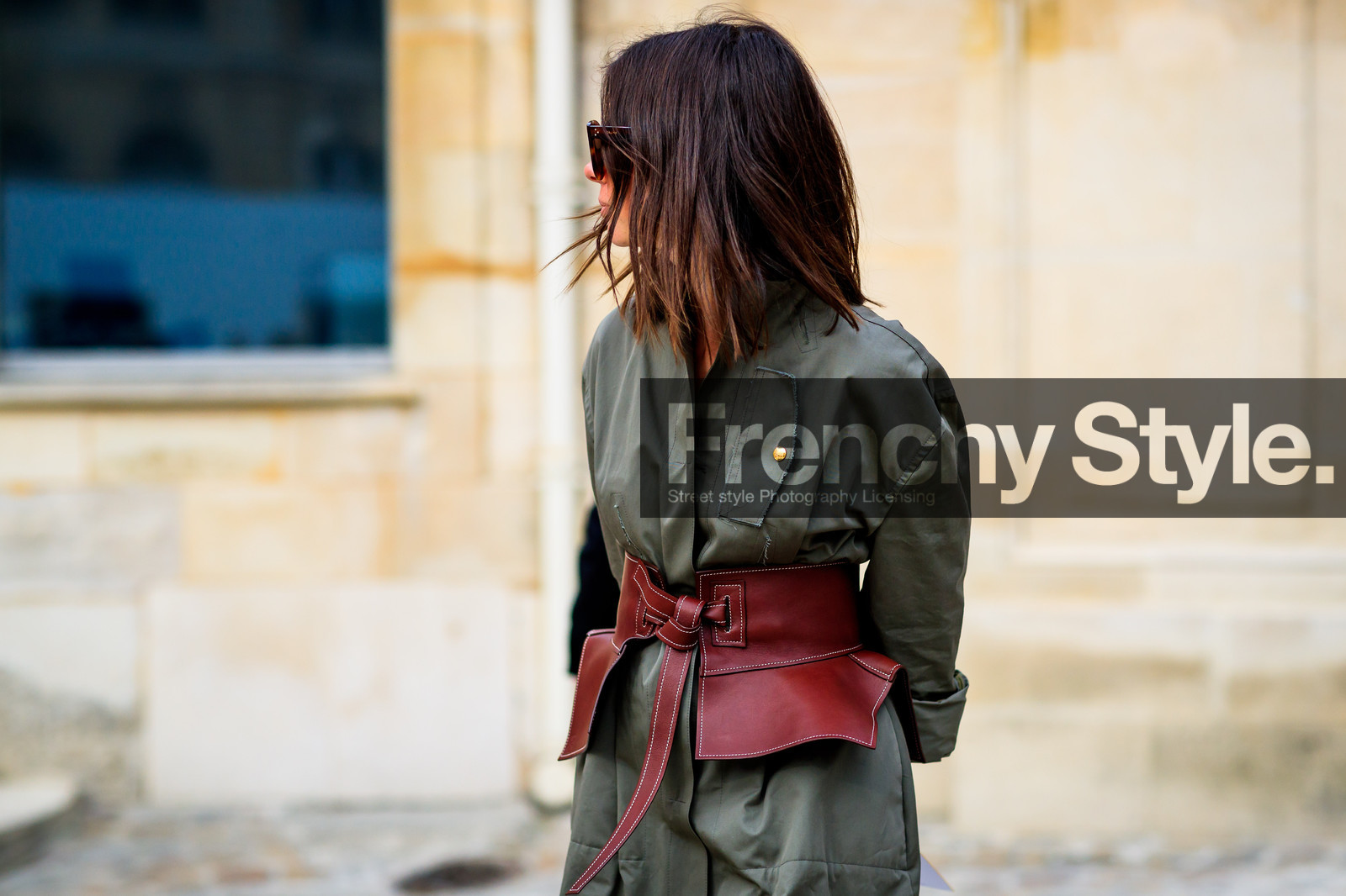 atmosphere details, AUTUMN WINTER 2017-2018, AW 17-18, detail, FALL WINTER 2017-2018, fashion week, frenchystyle, FW, FW 17-18, green dress, horizontal, jonathan paciullo, leather belt, PARIS, PFW, red belt, street style, sunglasses