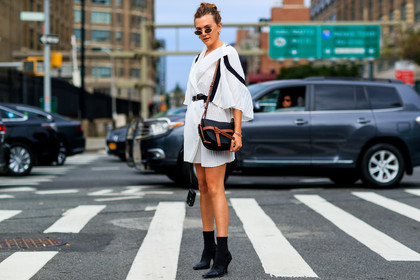 black bag, black belt, black shoes, céline, high heels, leather bag, leather shoes, loewe, madelynn furlong, pleated dress, sunglasses, white dress, street style, jonathan paciullo, FW, frenchystyle, fashion week, NYFW, NEW YORK, SPRING SUMMER 2019, SS 19, atmosphere details, horizontal, full length